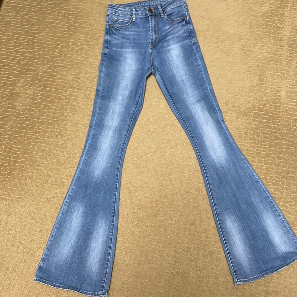 Articles of Society jeans in light wash. Size 24